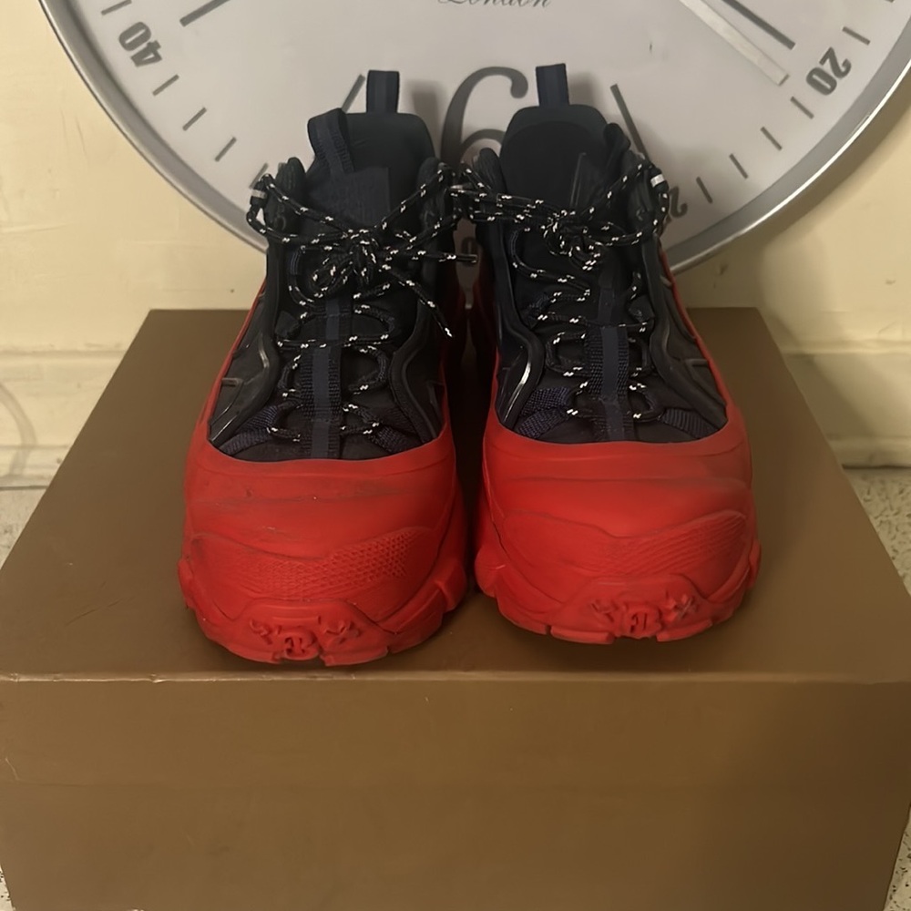 Red and navy blue Burberry sneakers - Picture 2 of 4